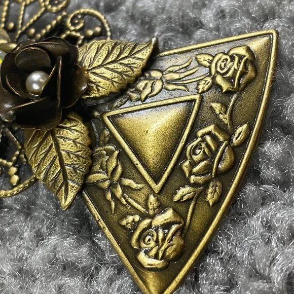 Angel Pin Brooch Marked KC Vintage Gold Tone Halo Rose Flower Guardian Christian - Picture 5 of 13